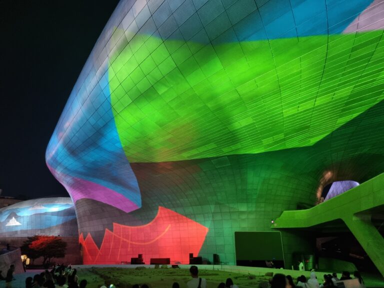 SEOUL LIGHT DDP Autumn light show at Dongdaemun Design Plaza in Seoul
